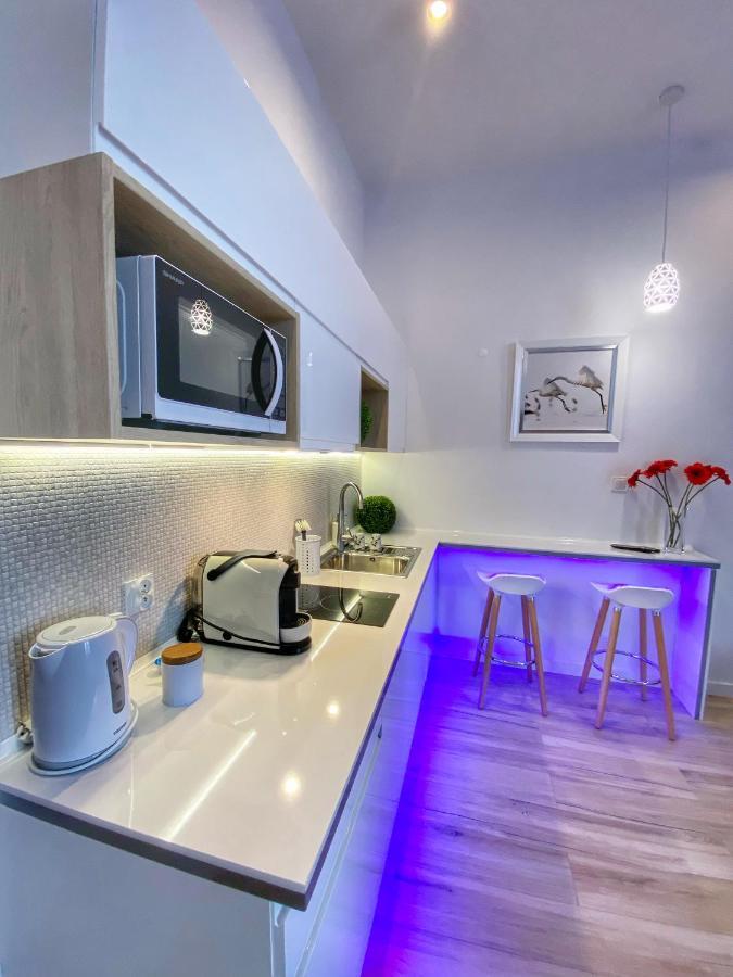 Apartament Bialy Z Jacuzzi Krakkó Kültér fotó