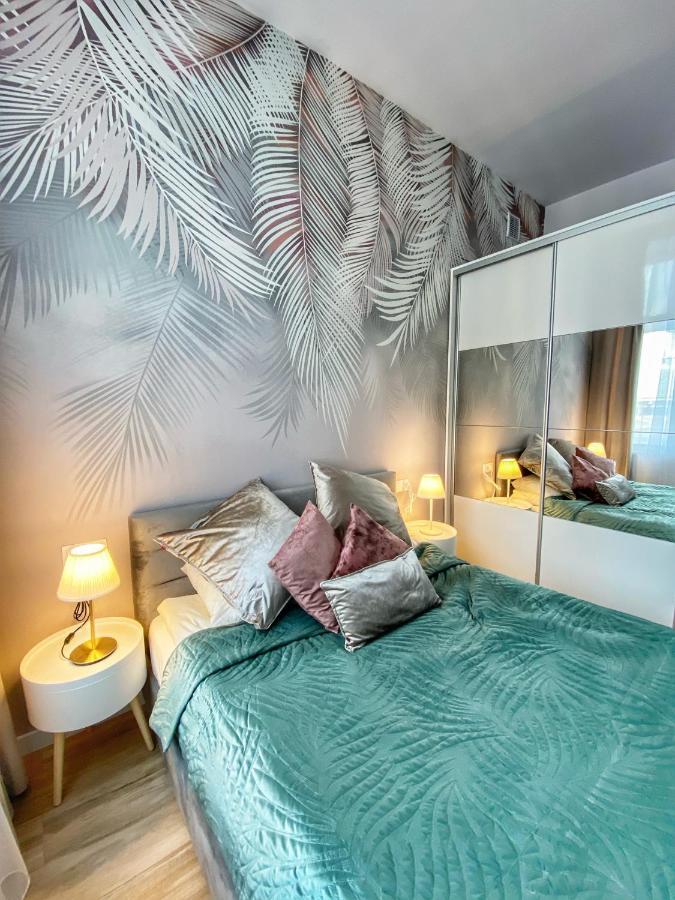 Apartament Bialy Z Jacuzzi Krakkó Kültér fotó