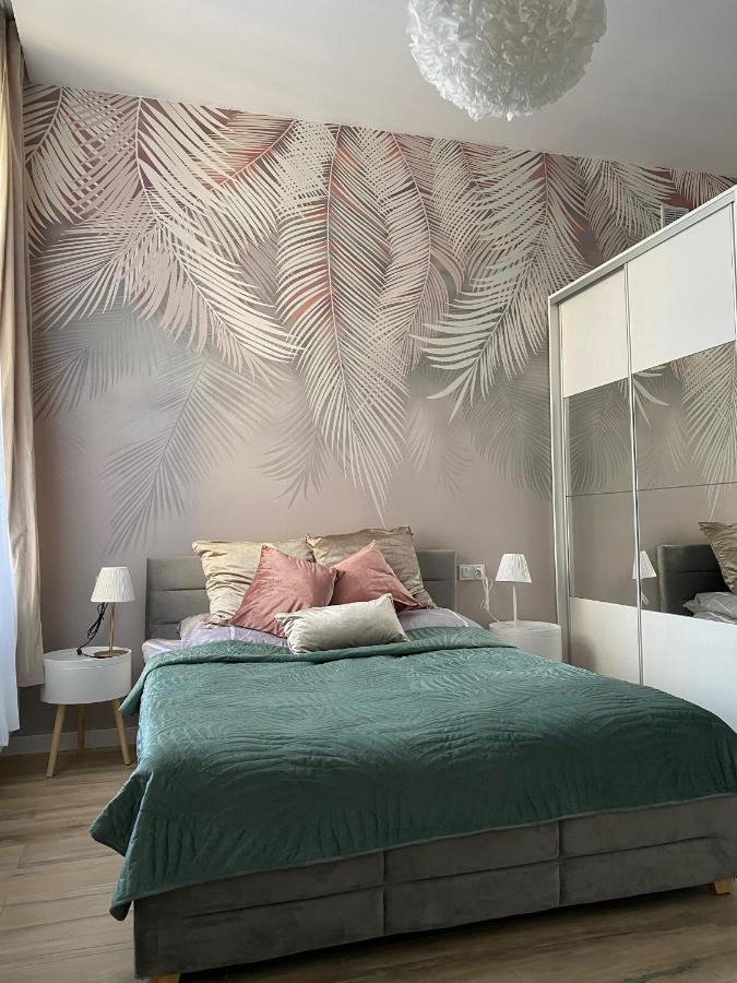 Apartament Bialy Z Jacuzzi Krakkó Kültér fotó